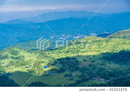 (Gunma Prefecture) Yoshigadaira overlooking from the highest point of Shiga Kusatsu Road and Japan National Highway (Gunma Prefecture) Yoshigadaira overlooking from the highest point of Shiga Kusatsu Road and Japan National Highway 81031878