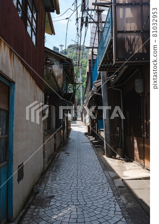 Onomichi Cityscape <Onomichi City, Hiroshima Prefecture / August> 81032953