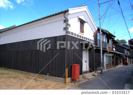 Houses and streets with storehouses on Shiomachi Karakoto Street, Setouchi City, Okayama Prefecture Houses and streets with storehouses on Shiomachi Karakoto Street, Setouchi City, Okayama Prefecture 81033817