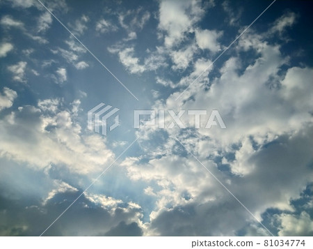 Looking up at the clouds and the blue sky Looking up at the clouds and the blue sky 81034774