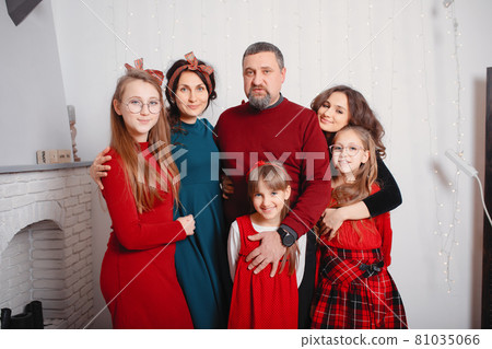 Big family with four daughters spend time at home Big family with four daughters spend time at home 81035066
