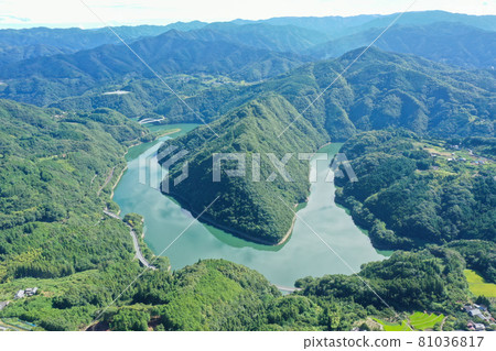 愛媛縣小津市鹿川大壩的風景 愛媛縣小津市鹿川大壩的風景 81036817