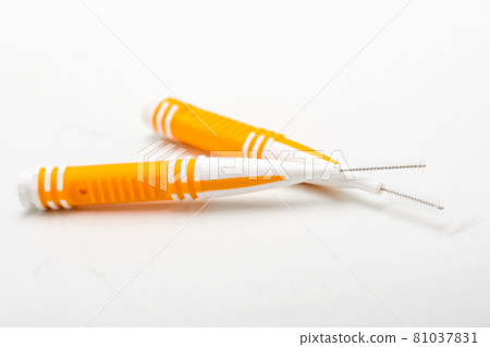 A brush to clean food stains from teeth. A brush to clean food stains from teeth. 81037831