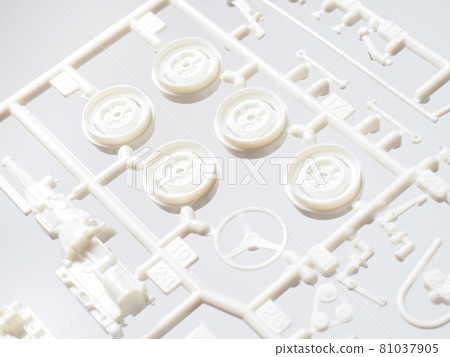 老爺車塑料模型零件（輪胎） 81037905