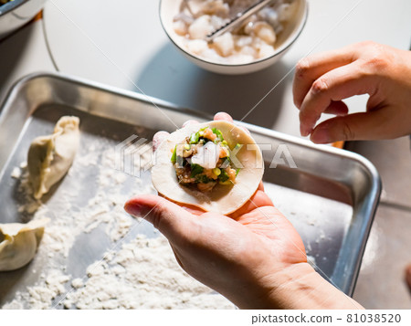 to make dumplings with minced meat to make dumplings with minced meat 81038520