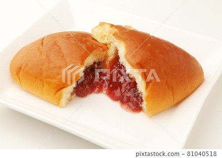 Jam bread 81040518