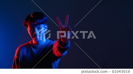 victory sign neon light banner man hand peace 81043019