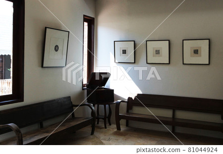 Landscape of a room with a picture Landscape of a room with a picture 81044924