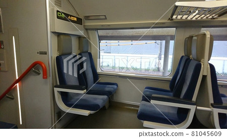 Inside the JR East 215 series train 81045609
