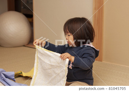 兒童撒洗衣物 81045705