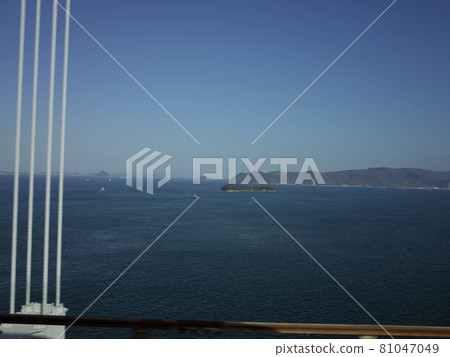Seto Inland Sea from the train window_Seto Ohashi 81047049