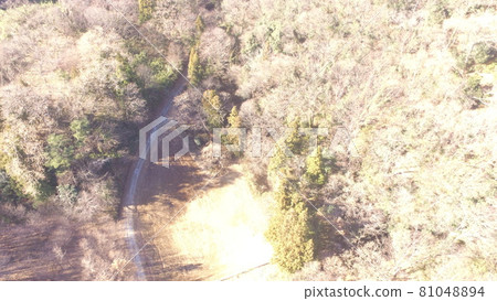 用無人機從空中拍攝的“山路”(埼玉縣大里郡寄居町) 用無人機從空中拍攝的“山路”(埼玉縣大里郡寄居町) 81048894