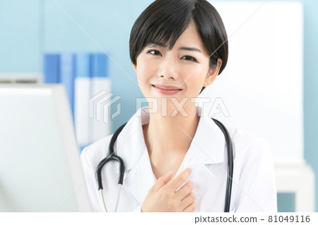 Female doctor 81049116