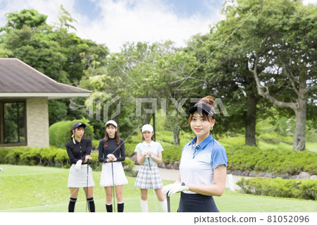 A woman enjoying golf 81052096