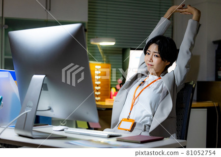 女性加班業務 81052754