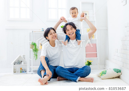 Family baby 81053687