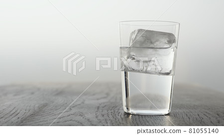 Making espresso tonic in tumbler glass, ice cube Making espresso tonic in tumbler glass, ice cube 81055140