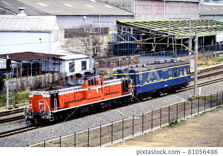 1998 DD511109 Maya 34 track inspection car going on the Kansai Main Line 81056486