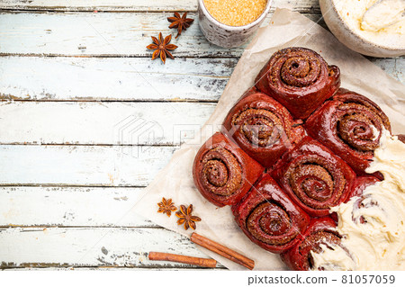 Homemade cinnamon rolls 81057059