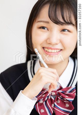 High school girl examinee up High school girl examinee up 81057160
