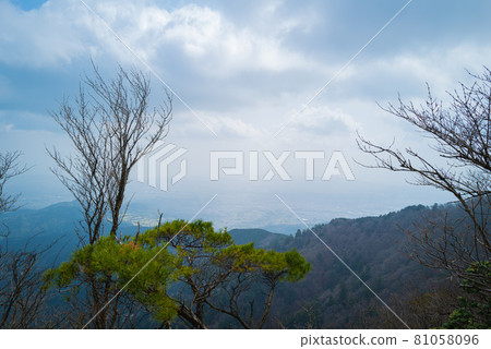 Yabitsu Pass到小山山的山脊道路 Yabitsu Pass到小山山的山脊道路 81058096