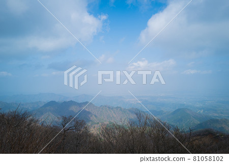 Ridge road from Yabitsu Pass to Mt. Oyama 81058102