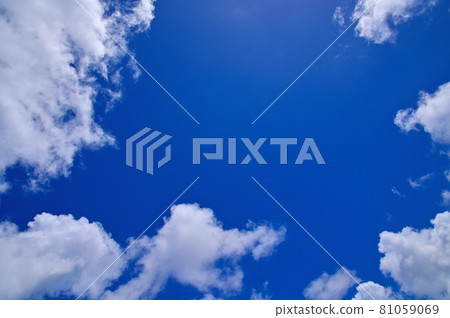 雨季的天空 81059069