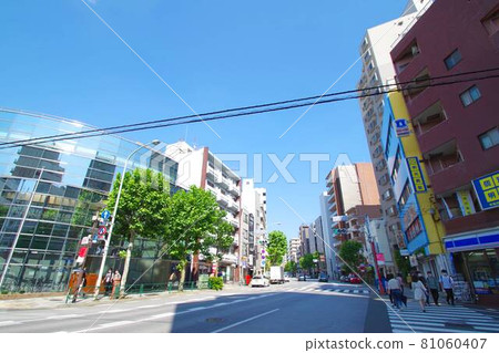 Waseda-dori, near Nishiwaseda 2-chome and 3-chome 81060407