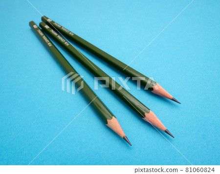 Sharpened pencil 81060824