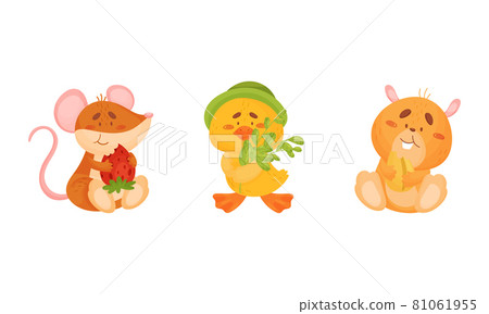 Adorable animals harvesting set. Cute mouse, chicken and hamster holding ripe berry, plant and grain cartoon vector illustration 81061955