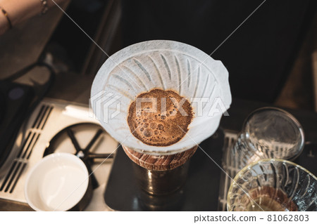 barista dripping coffee and slow coffee bar style barista dripping coffee and slow coffee bar style 81062803