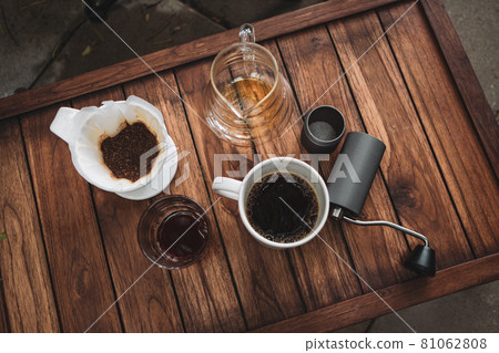 barista dripping coffee and slow coffee bar style barista dripping coffee and slow coffee bar style 81062808