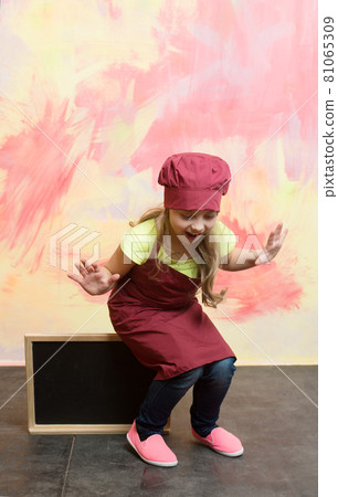 little happy chef sitting on blank cook restaurant menu board little happy chef sitting on blank cook restaurant menu board 81065309