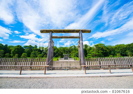Kashihara City, Nara Prefecture, Unebiyama Tohoku Mausoleum of the first Emperor Jimmu Kashihara City, Nara Prefecture, Unebiyama Tohoku Mausoleum of the first Emperor Jimmu 81067616