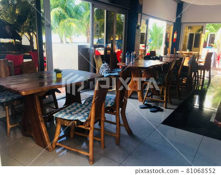Resort cafe 81068552