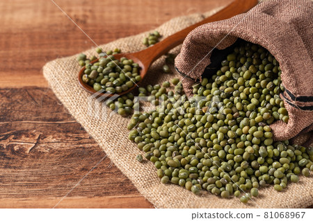 綠豆 豆子 mung bean green raw りょくとう 緑豆 81068967