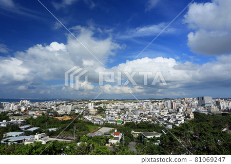 A bird's-eye view of Ginowan City on the main island of Okinawa 81069247