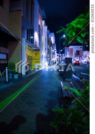 Night snap in front of the station 81069838