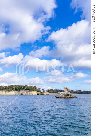 Matsushima Island Tour Boat Pleasure Boat Niohjima, a symbol of Matsushima 81070318