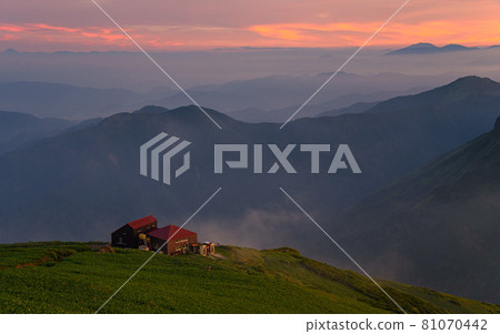 Tanigawa mountain range / shoulder hut at dusk Tanigawa mountain range / shoulder hut at dusk 81070442