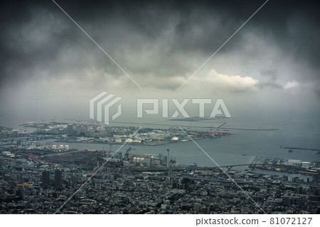 Scenery from the summit of Mt. Rokko in heavy rain in midsummer (dark) 81072127
