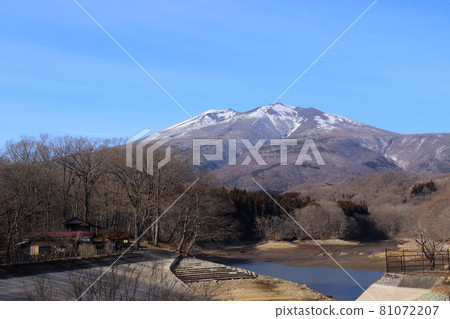 Snow Zao mountain range seen from Choro Lake in winter, Shichikashuku-cho, Katta-gun, Miyagi Prefecture 81072207