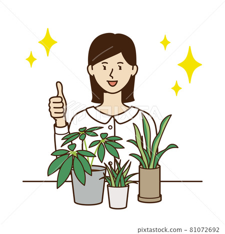 喜歡眼前的觀葉植物的女人 81072692