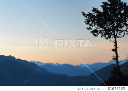 Alishan Sunrise Alishan Sunrise 81073265