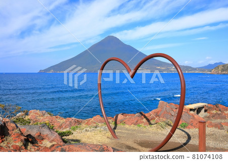 [Kagoshima Prefecture] Kaimondake seen from Nagasakibana 81074108