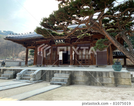 Suwon, South Korea | Hwaseong Haenggung 81075019