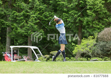 Women enjoying golf Tea ground 81077888