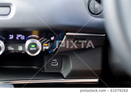 USB port standard equipment on automobiles USB port standard equipment on automobiles 81079268