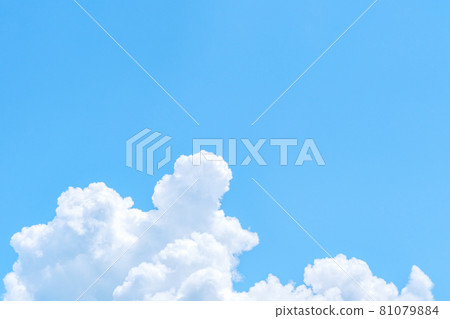 Summer sky 81079884