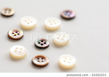 A collection of high-class shell buttons A collection of high-class shell buttons 81082031